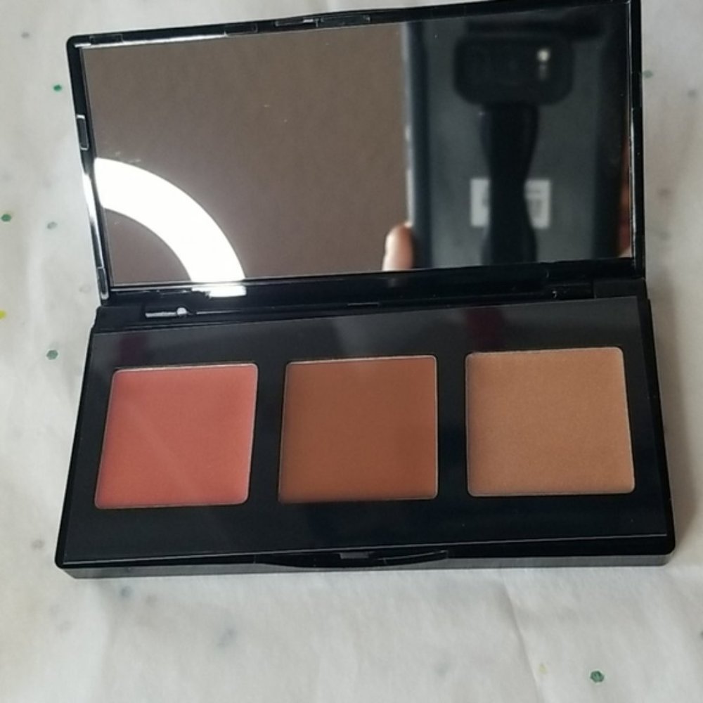 Laura Geller Multitasking cream to Powder Trio